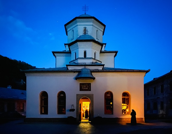 Mănăstirea Tismana - vedere panoramică